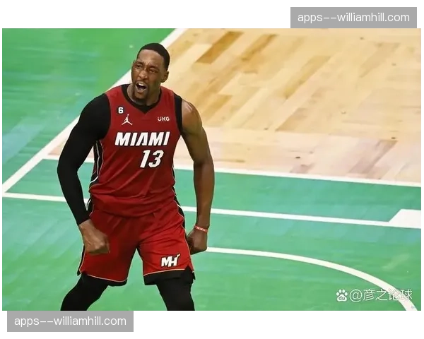 老鹰进攻节奏控制不足，比赛关键时刻决策需要提升